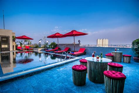 DIAMOND PALACE RESORT AND SKY BAR.